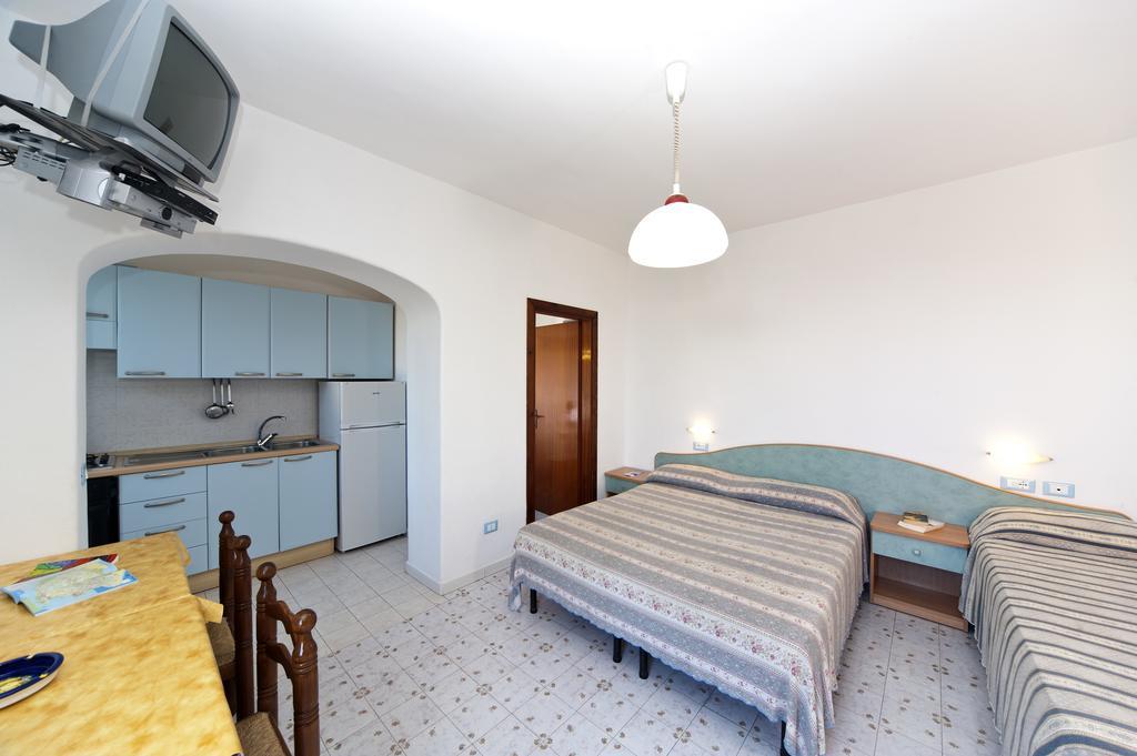 Residence Hotel La Rotonda Sul Mare Форио Экстерьер фото