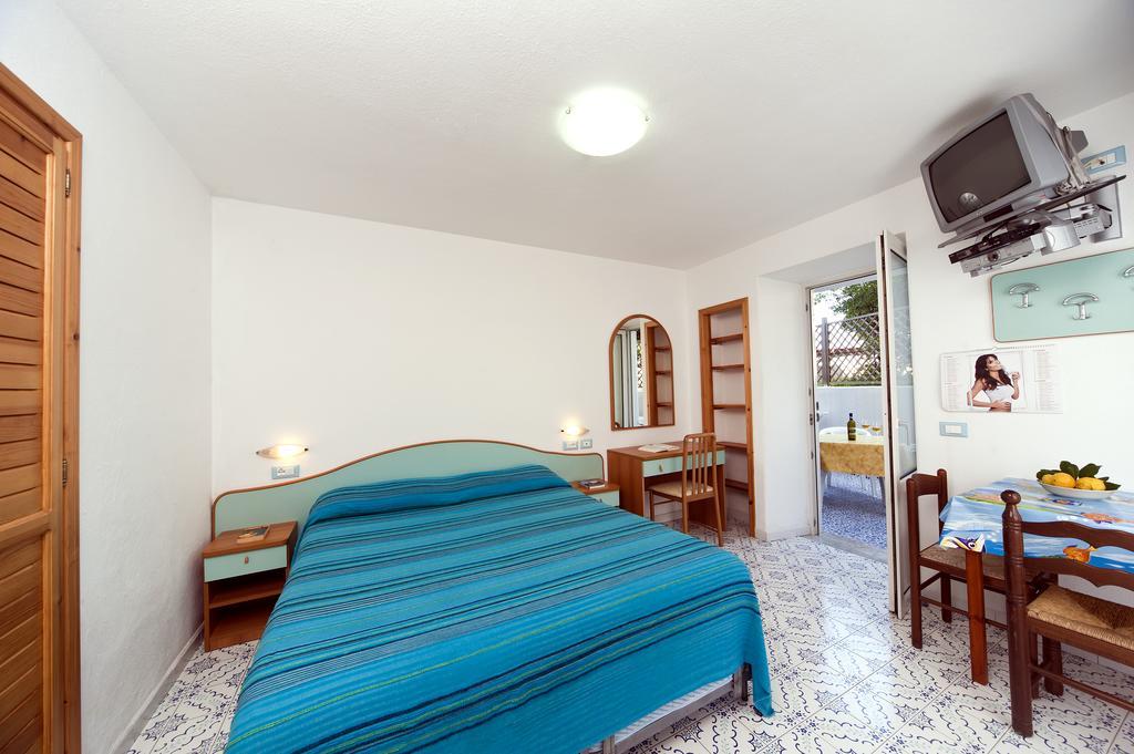 Residence Hotel La Rotonda Sul Mare Форио Экстерьер фото