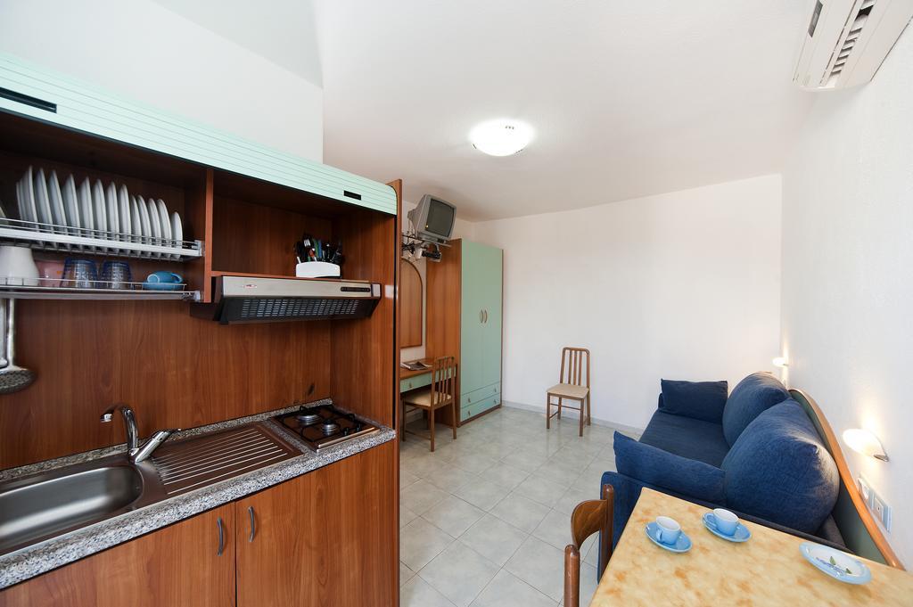 Residence Hotel La Rotonda Sul Mare Форио Экстерьер фото