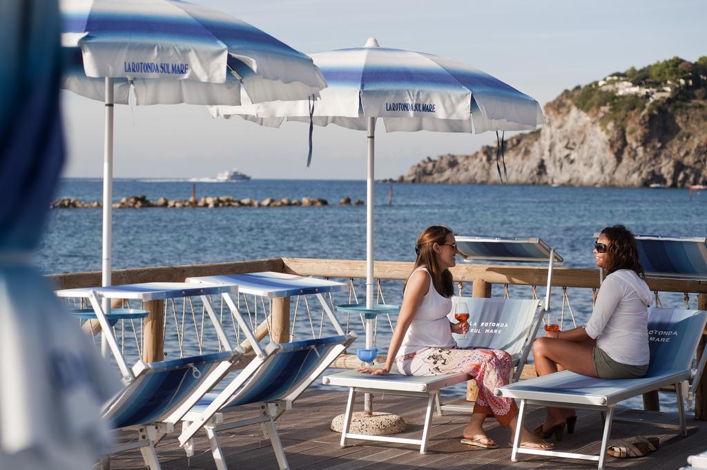 Residence Hotel La Rotonda Sul Mare Форио Экстерьер фото