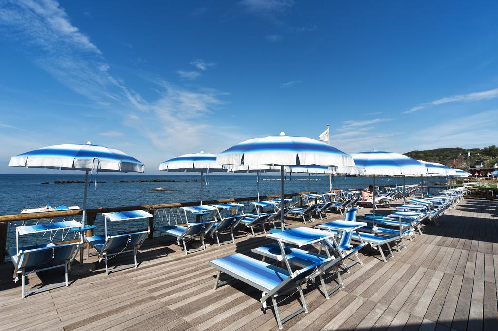 Residence Hotel La Rotonda Sul Mare Форио Экстерьер фото