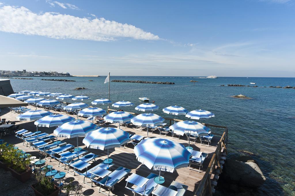 Residence Hotel La Rotonda Sul Mare Форио Экстерьер фото