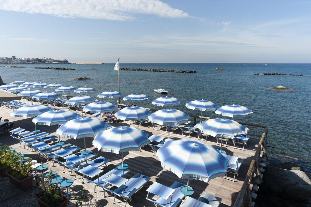 Residence Hotel La Rotonda Sul Mare Форио Экстерьер фото