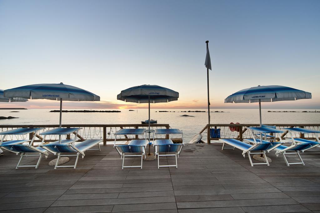 Residence Hotel La Rotonda Sul Mare Форио Экстерьер фото