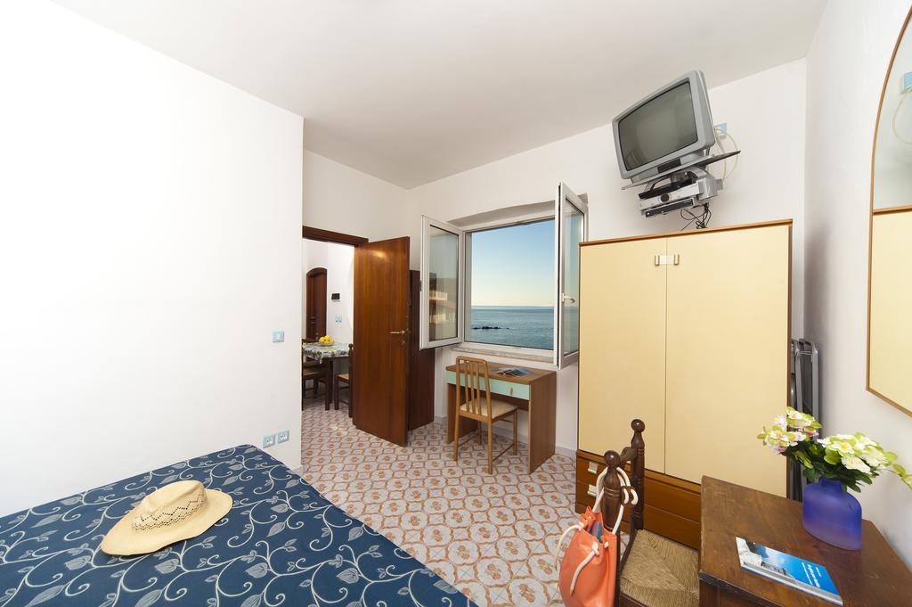 Residence Hotel La Rotonda Sul Mare Форио Экстерьер фото