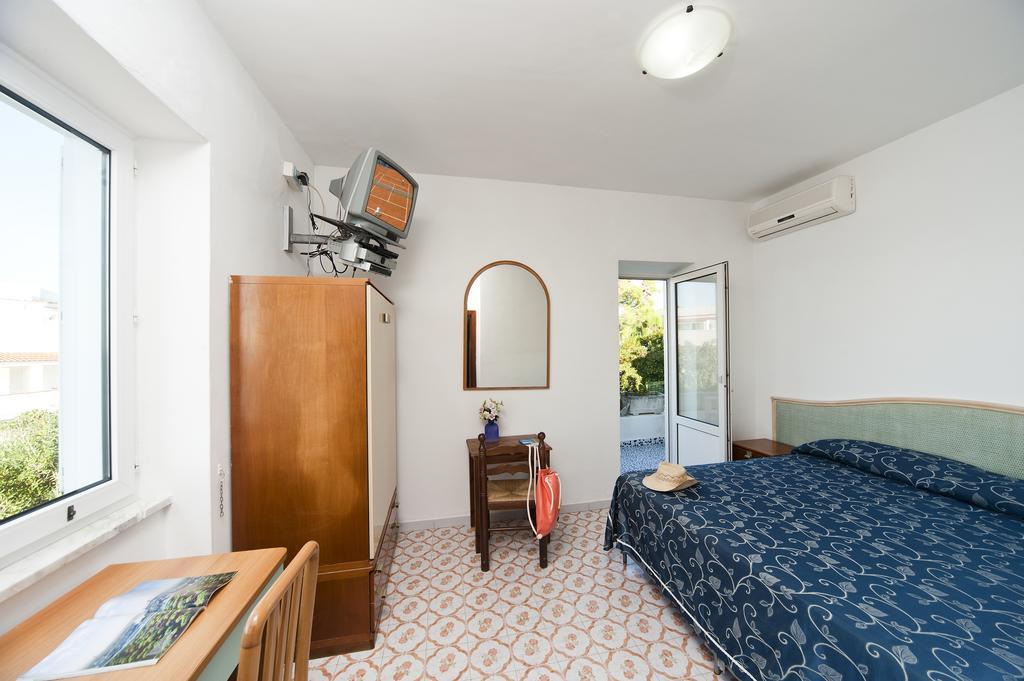 Residence Hotel La Rotonda Sul Mare Форио Экстерьер фото